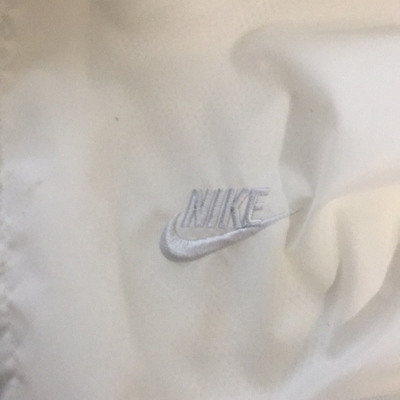 Nike rain jacket - Picture 3 of 4
